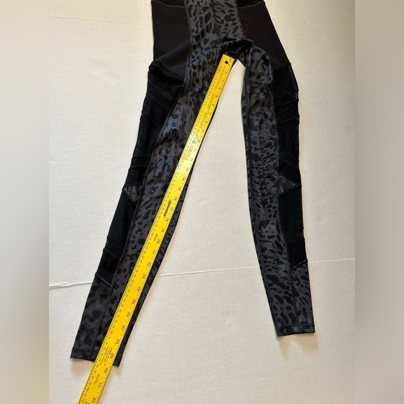 Lululemon Just Breathe animal swirl deep coal print compressionleggings Sz-2 H20 - Picture 12 of 13